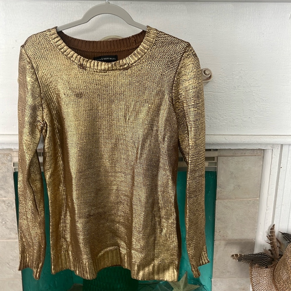 🎸ROCK & REPUBLIC Gold Metallic Sweater L -this is the coolest
